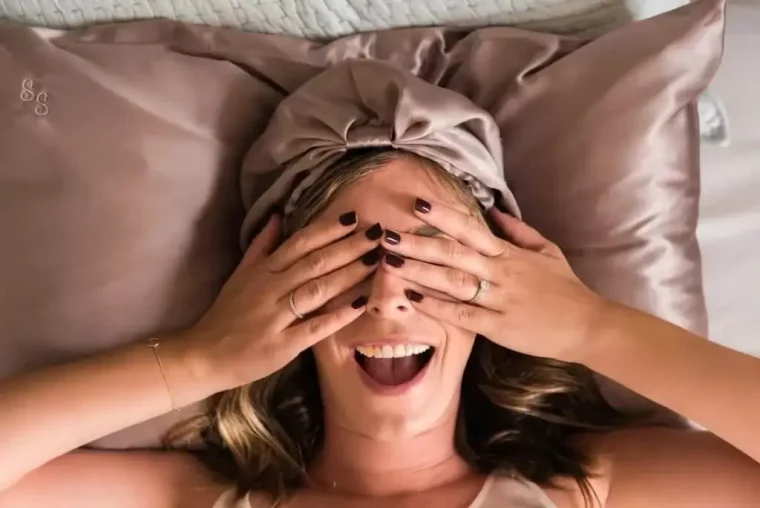 sleep-with-hair-extensions-1024x684